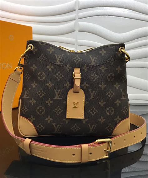 louis vuitton odeon mm vs pm